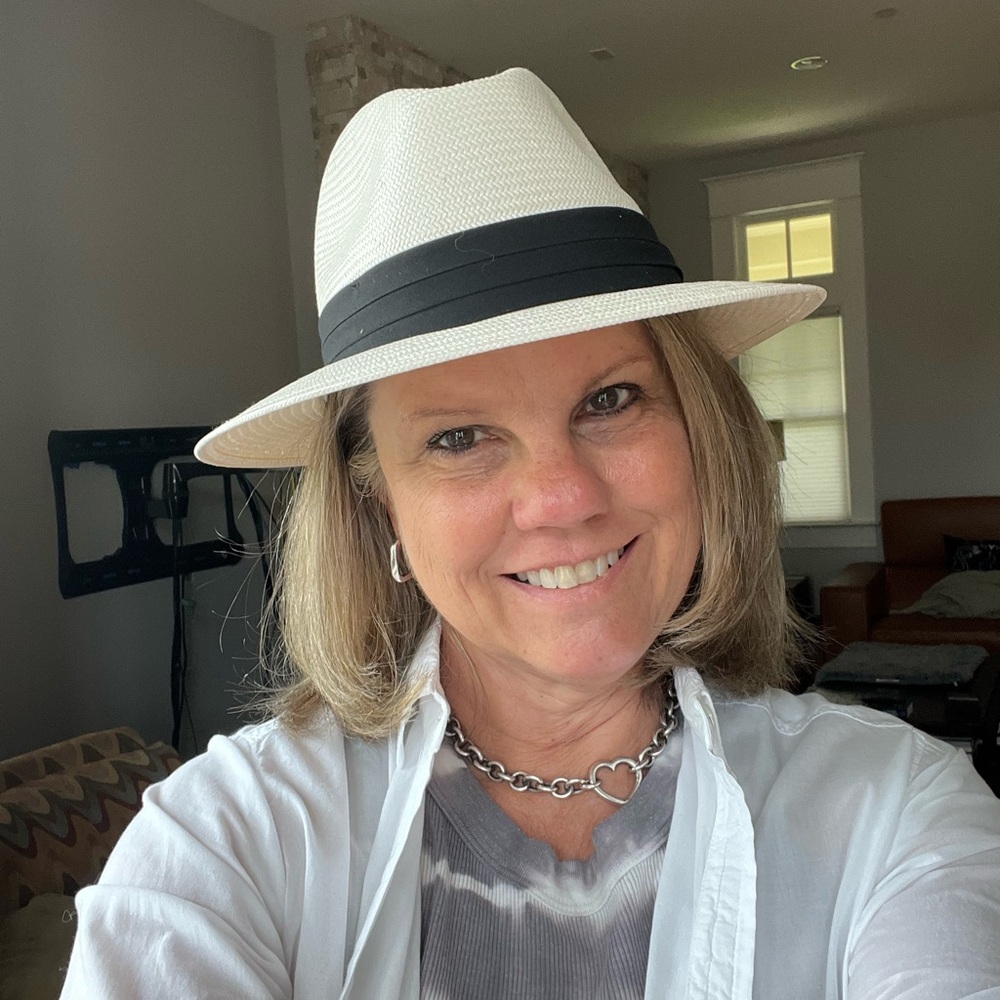 Meet your Posher, Christine